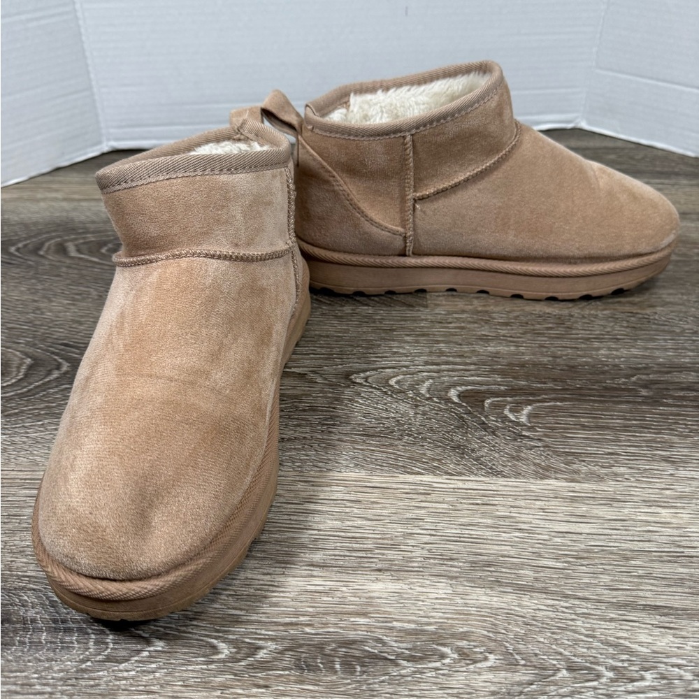 Boots‎ Women's 6 Tan Faux Fur Lined Flat Booties Neutral Minimalist Cozycore